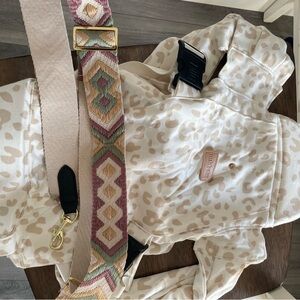 Tushbaby snug attachment